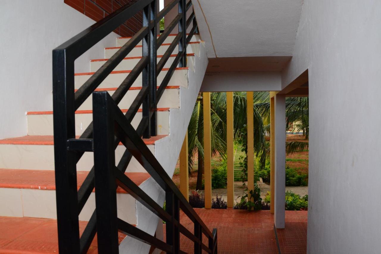 Claynest Resorts Kuttalam  Bagian luar foto